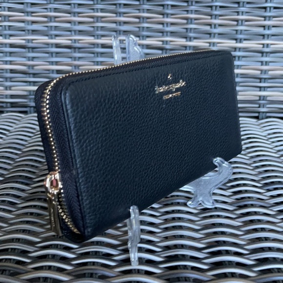 Kate Spade staci large continental wallet
saffiano - Picture 16 of 16